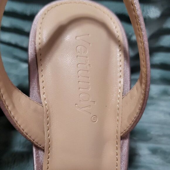 Stiletto slingbacks from Vertundy. New in Box. Size 8. - Picture 11 of 12